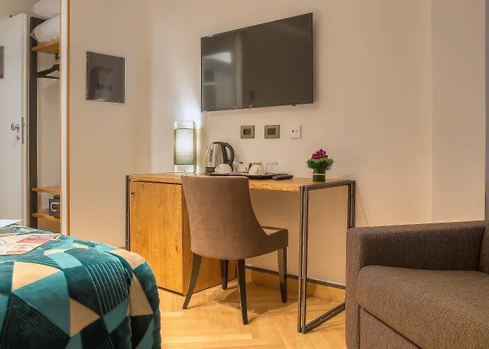 Navona Essence 3* Rom