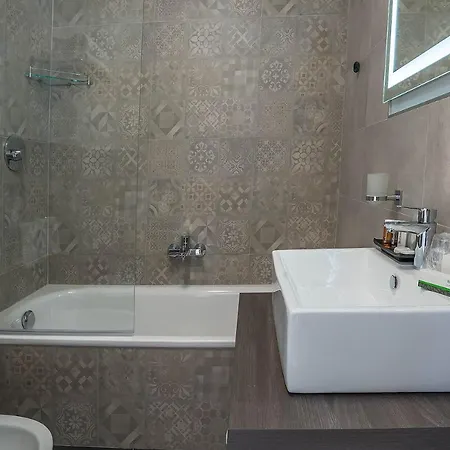 Navona Essence 3* Рим