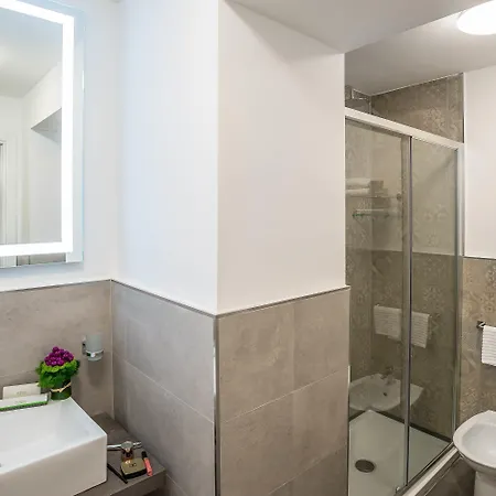 Отель Navona Essence 3*