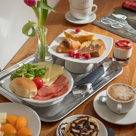 Отель Navona Essence