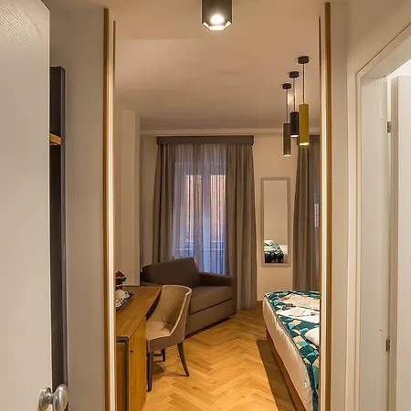 Hotel Navona Essence 3*