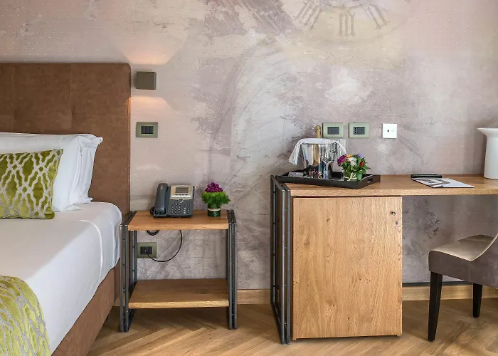 Hotel Navona Essence 3*
