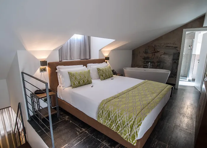 Navona Essence Hotell 3*