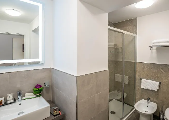 Hotel Navona Essence 3*